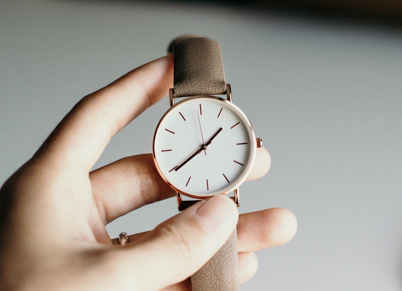 Hướng dẫn bảo dưỡng đồng hồ cơ đúng chuẩn tại nhà